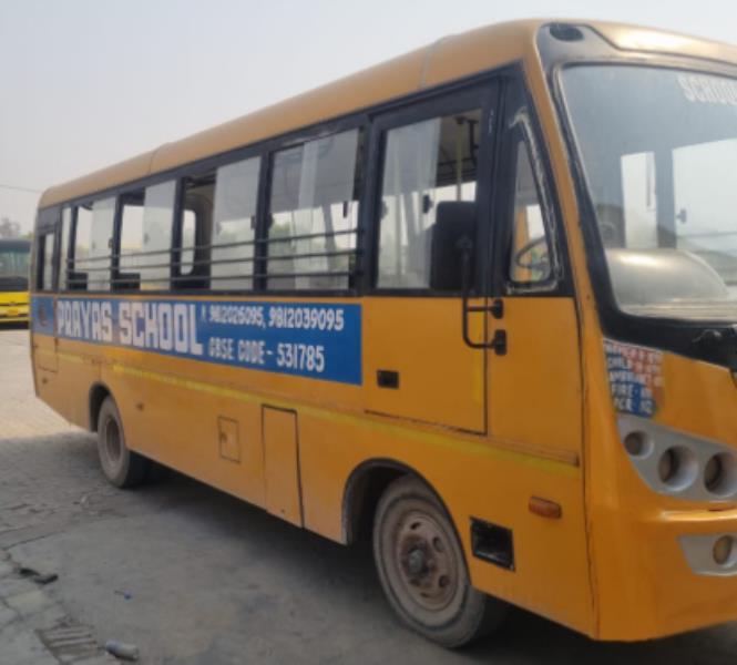 Tata LP 712